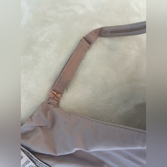 Women's Victoria’s Pink Body by Victoria Bra (38DDD) - Picture 4 of 6